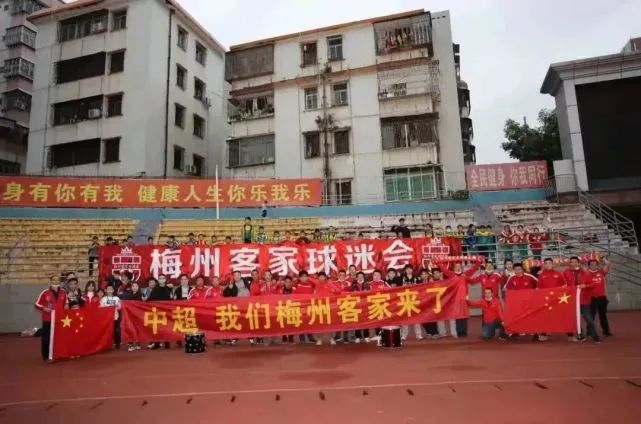 林德洛夫明年夏天会很空闲，这使得他很有转售的价值。